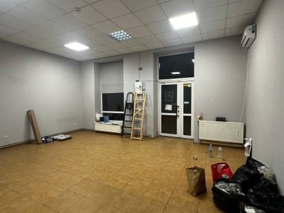 Здається фасадне приміщення 50 м2 в центрі міста Івано-Франківськ