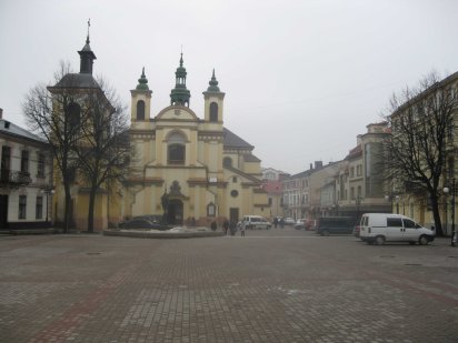 Оренда пл  Шептицького. 36м.кв Івано-Франківськ
