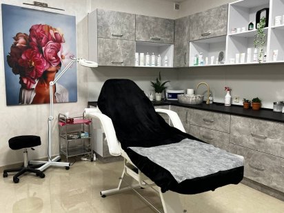 Суборенда кабінету для косметолога з обладнанням Луцьк