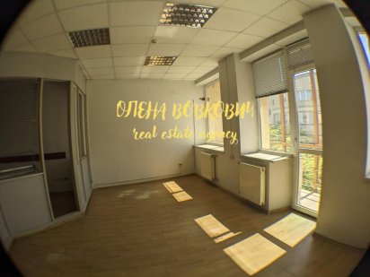 Комерційне приміщення в центрі міста (4 поверх), вул. Січ.Стрільців Івано-Франківськ