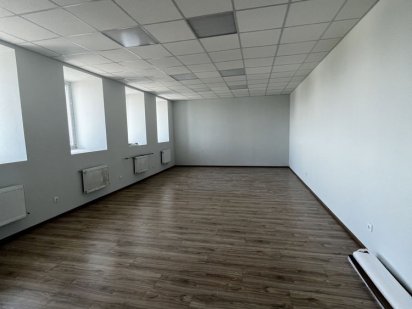 Здається в оренду офіс по вул. Коновальця Івано-Франківськ