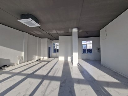 Здам в оренду приміщення на 1 пов. в бізнес-центрі по вул. Івасюка Івано-Франківськ