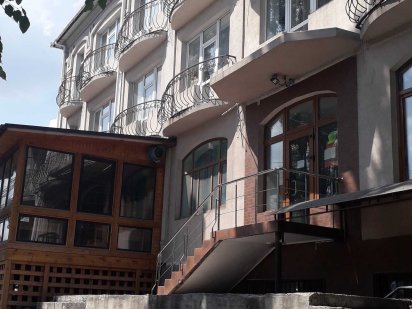 Центр. Р-н Панкрат-го моста здам приміщ-я на 1 та  офіси на 2 (эт) Херсон