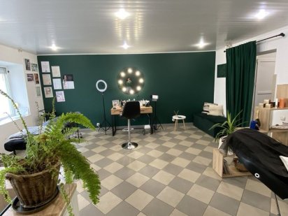 Супоренда косметичного кабінету. Івано-Франківськ