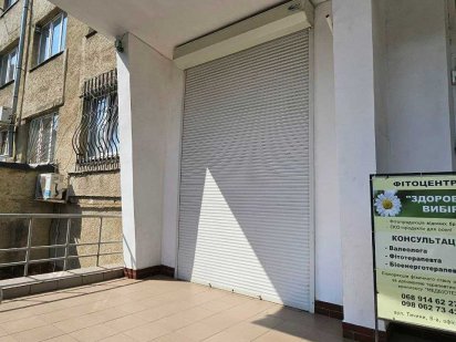 Оренда фасадного приміщення 10м2,Центр,Тичини_VD Івано-Франківськ