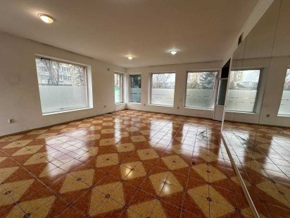 Оренда фасадне приміщення у центрі Івано-Франківськ