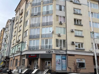 Оренда фасадне ком.приміщення Центр - вул.П.Орлика 10 Івано-Франківськ