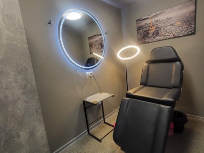 Оренда Кабінету кушетка, манікюрний стіл Івано-Франківськ