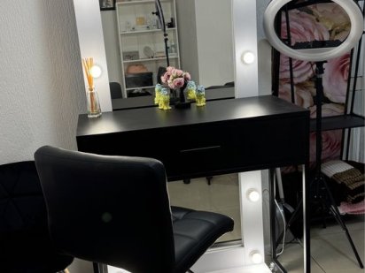 Оренда робочого міста подобово для бровиста/візажиста/нарощення волося Івано-Франківськ