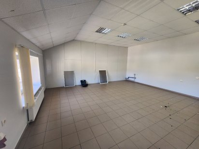 Здам приміщення під офіс з закритою територією Ивано-Франковск