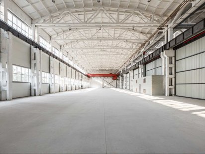 Здається в оренду виробниче-складське приміщення площею 2,3тис м2 Ивано-Франковск