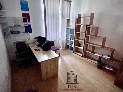 Оренда офісу на площі Петефі (центр міста) Ужгород