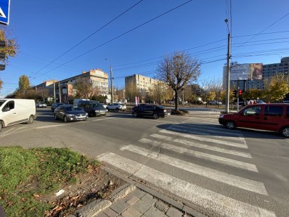 Сдам в оренду комерція 950 метрів на Комарова, центр Чернівці! Черновцы