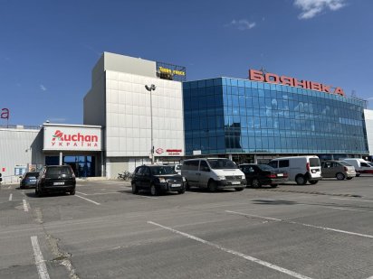 Сдам комерцію на фасаді біля ТЦ АШАНА. Площа 146 метрів! Топ місце! Чернівці