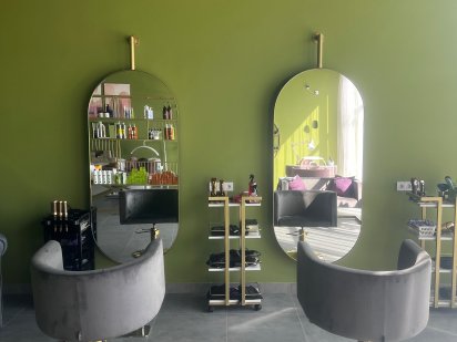 Здам в оренду місце для перукаря, колориста. Ціна за місяць. Рівне