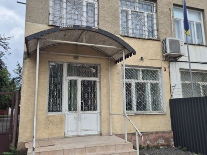 Офісне приміщеня вільного призначеня світло не вимикають Ужгород