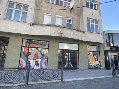 Оренда комерційного приміщення в центрі міста.Площа Петефі Ужгород