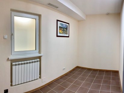 Помещение кабинет склад офис маникюр 8 м2 архив Деловая 6, Олимпийская Київ