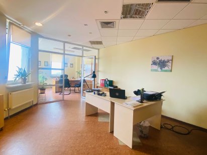 Світло є!   Оренда офісів в БЦ - 40, 20, 15 кв.м на Іллєнка, Лукянівка Київ