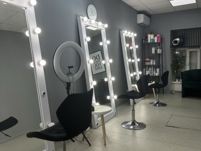 Оренда перукарського крісла/ завжди Є СВІТЛО/ генератор не потрібен Київ