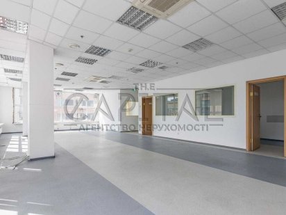 Оренда просторого офісного приміщення  1500 м2  / вул. Раїси Окіпної Київ