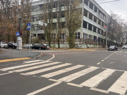 Оренда! Метро Політех! Окремо стояче приміщеня . Киев