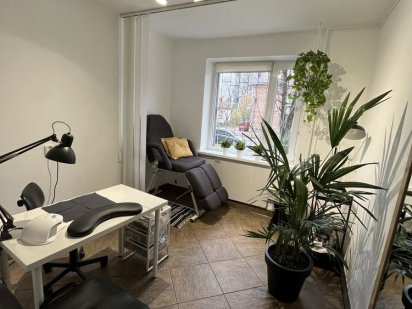 Робоче місце для майстра манікюру та педикюру Житомир