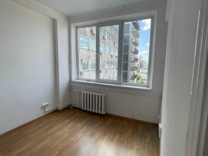 Здам офіс 28,5м2, з "мокрою точкою", вул. Сверстюка, метро Лівобережна Київ