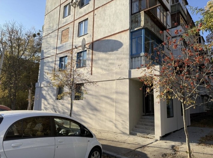Оренда приміщення в центрі, вул. Львівська, 70 м.кв.! - фото 1
