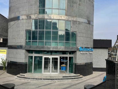 Аренда фасадного помещения 350 м2, ул. Вадима Гетьмана 27, рядом метро Киев