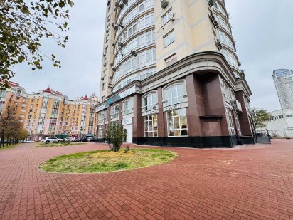 Комерційне приміщення Володимира Івасюка 2Г Київ