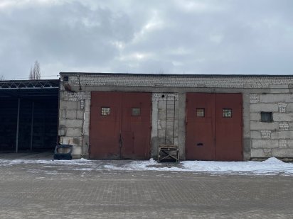 Здамо в оренду  СТО  130 грн. м. кв. вул Малинська 4 ( навпроти ринку) Житомир