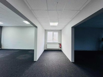 Оренда  офіс 220м2 біля центру Львова. Закрита територія. Вхід Львов