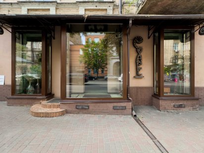 Фасад Артема(Січових Стрільців), 455 м2, будь-яка діяльність, трафік Киев