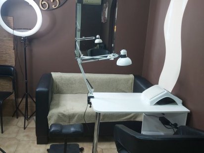 Аренда для парикмахера и для мастера маникюра и педикюра.