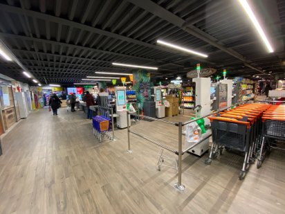 Аренда напротив касс Сильпо . ТЦ Закревский Троещина Киев