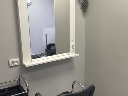 Здається місце для перукаря Київ