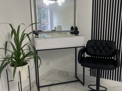 Оренда в студії є місця для майстра Візажист,Нарощування Вій Винница