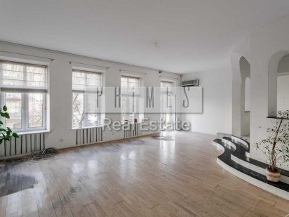 Оренда Офіс 185м2, вул. Хмельницького Богдана, 33/34 Киев