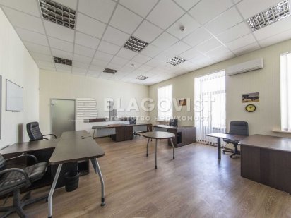 Офис 200м.кв. Хмельницького Богдана, 33/34 6 кабінетов ремонт меблі Київ