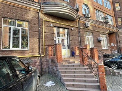 Офіс 194 квм. Поділ. Волоська, 50/38. 1 поверх. Окремий вхід. Фасад Київ