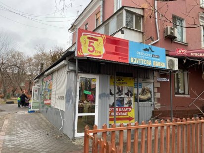 Космонавтов/ЮТЗ торговая аллея фасадное помещение 40м 1000грн Николаев