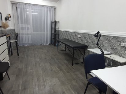 Кабінет робоче місце ( кушетка, бровіст, стіл манікюрний)