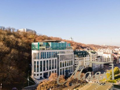 Аренд офисного помещения с террасой 900м2 на Подоле, ул. Сагайдачного Київ