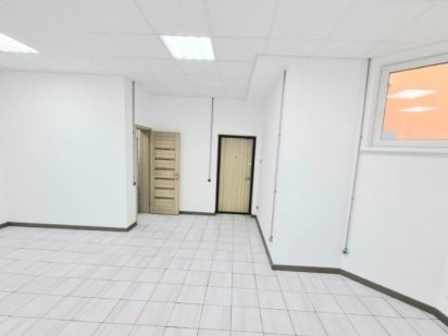 Окремий вхід, вул. Ахматовой 35 ,метро Осокорки Київ