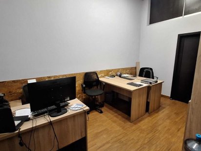 в.Бандери, оренда офісу .салону краси Львів