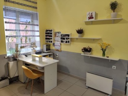 Здам робоче місце майстра манікюра Винница