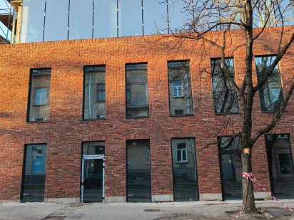 Оренда  фасадного приміщення в новому БЦ, ближній центр Львів