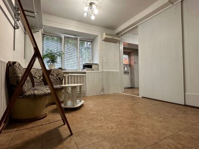 Здам в оренду нежитлове приміщення 16м2. Бул.Лесі Українки,28.Печерськ Київ