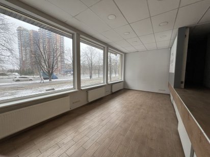 Оренда приміщення червона лінія Проспекту Науки Харків